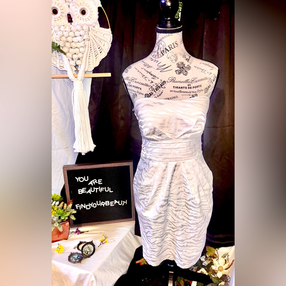 ✨ Snap Strapless Zebra Print Cocktail Dress | Size 7 | Party Dress 🦓